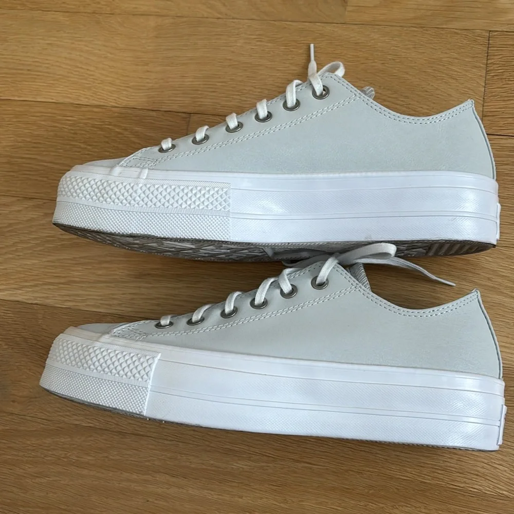 Converse Leather Platform Sneakers - Picture 5 of 9